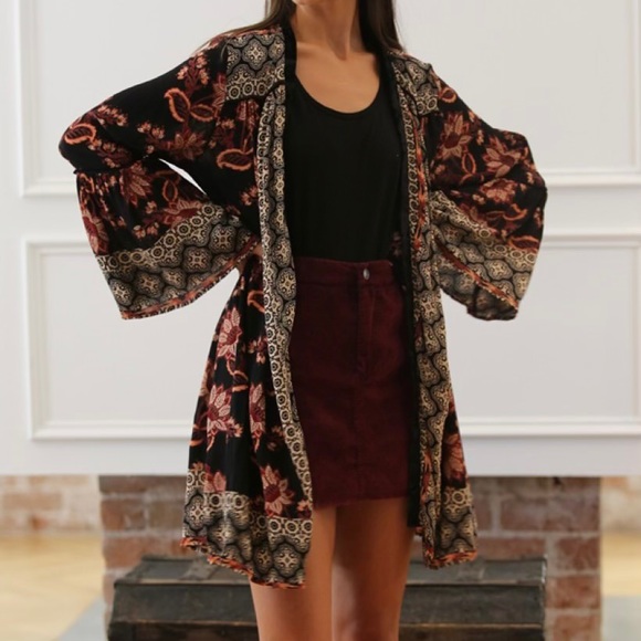 Angie Black Floral Print Kimono size S - Picture 2 of 2